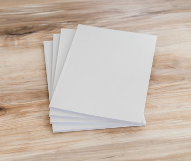 boş ve beyaz kitapçıklar