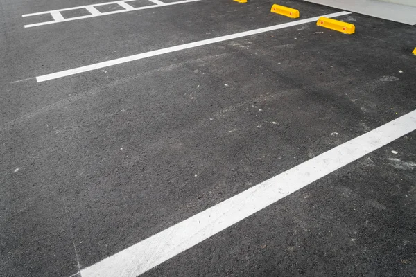 Пустой паркинг, изображения высокого разрешения — стоковое фото