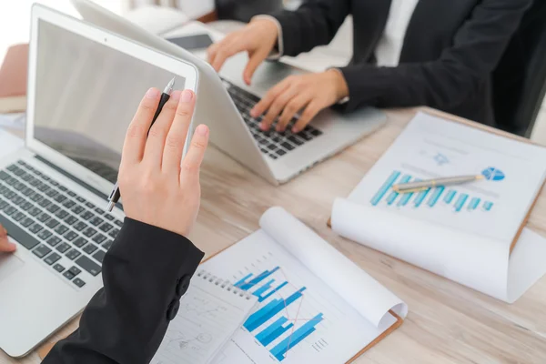 Business people using laptop computers — Stock Photo, Image