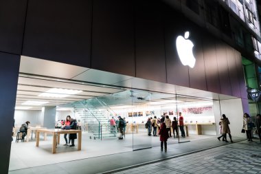 Nagoya, Japonya - 07 Şubat 2016: Apple Dükkanı. Bir Amerikan corpora olduğunu