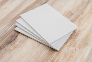 Katalog, dergi boş, sahte ağaç adam kitap