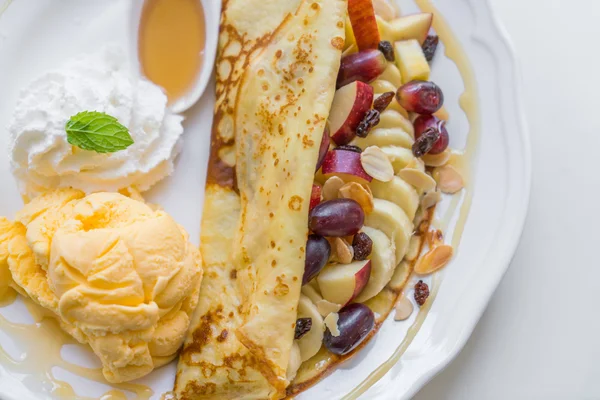 Leckere und schöne Pfannkuchen — Stockfoto