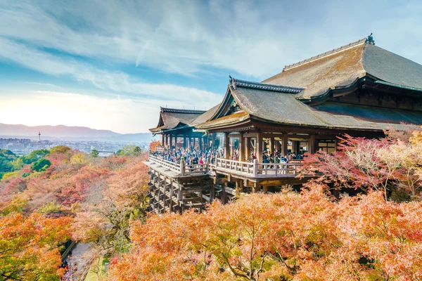 Gyönyörű építészeti Kiyomizu-dera Temple, Kyoto, Japán — Stock Fotó