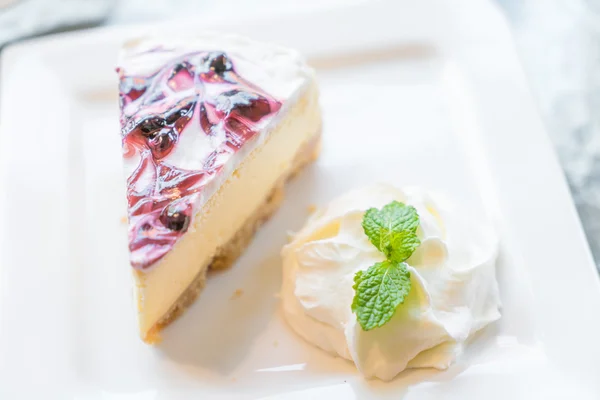 Slice of sweet Cheesecake — Stock Photo, Image