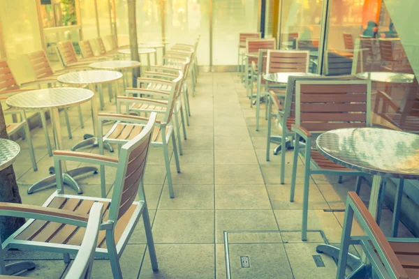 レストラン (フィルター処理画像ヴァルにテーブルや椅子 — ストック写真