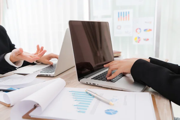 Business people using laptop computers — Stock Photo, Image