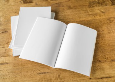 boş ve beyaz kitapçıklar