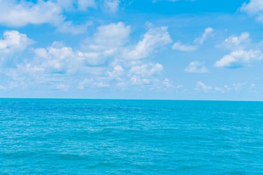 mavi deniz ve gökyüzü