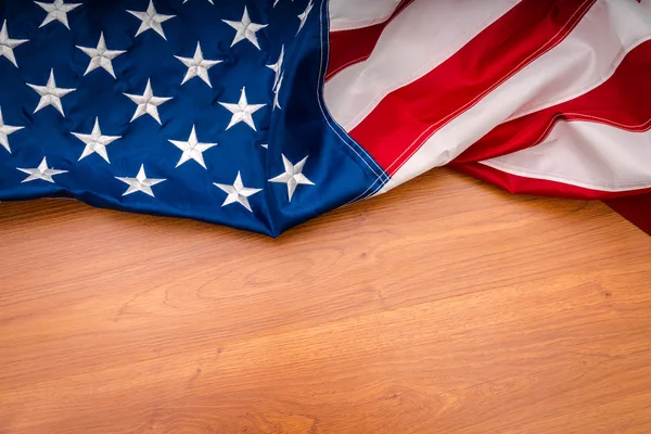 Amerikanische Flagge auf Holz Hintergrund — Stockfoto