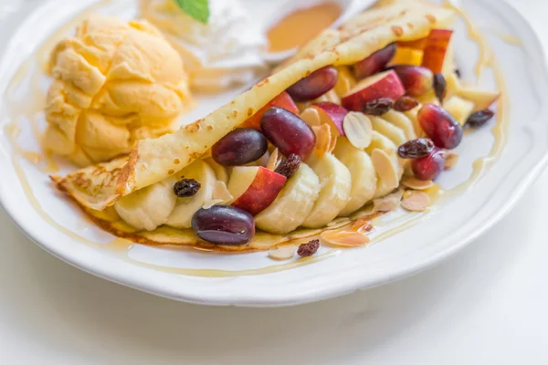 Leckere und schöne Pfannkuchen — Stockfoto