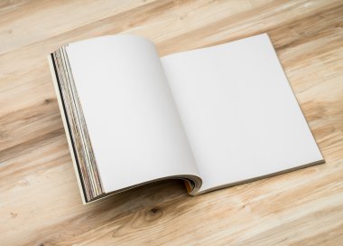 Ahşap arka plan üzerinde boş Kataloğu