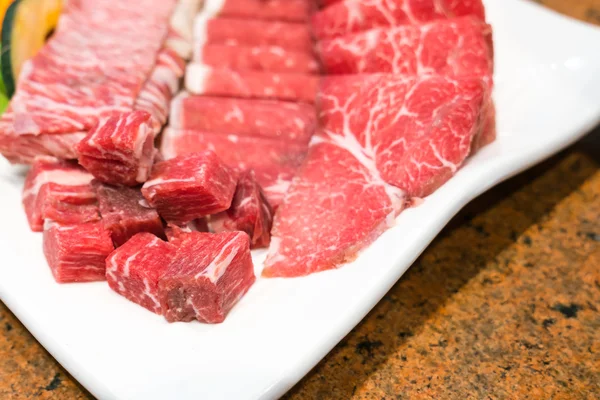 Częściowy surowej wołowiny świeży — Zdjęcie stockowe