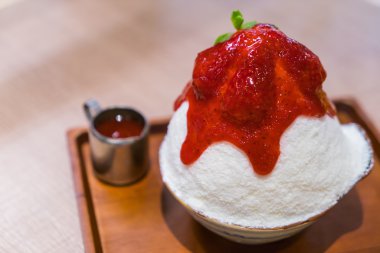 Kakigori çilekli dondurma