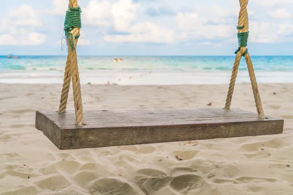 A swing on the beach — Stock Photo, Image