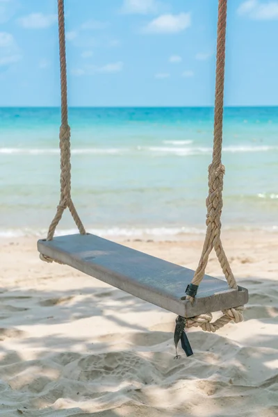 A swing on the beach — Stock Photo, Image