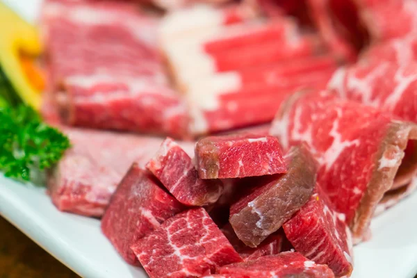 Frisches rohes Rindfleisch — Stockfoto