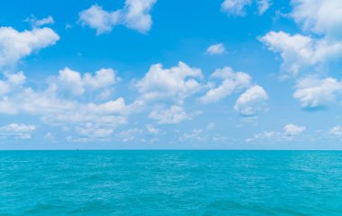mavi deniz ve gökyüzü