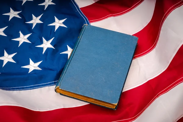 Vintage book on American flag — Stock Photo, Image