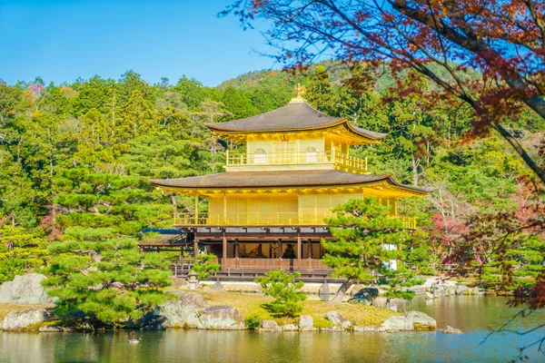 Kinkakuji-Tempel "der goldene Pavillon" in Kyoto, Japan — Stockfoto
