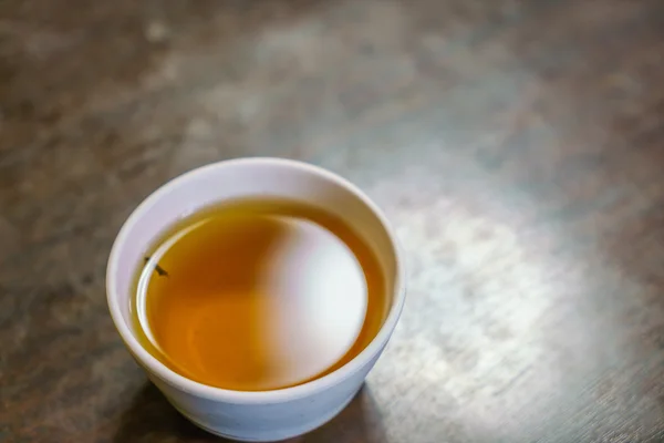 Kopje Japanse thee op houten tafel — Stockfoto