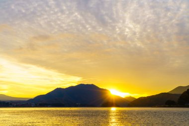 Dağ günbatımı, Japonya, yüksek çözünürlüklü görüntüleri
