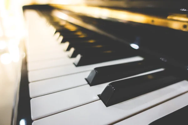 Close up of Piano keys with selective focus ,Filtered image proc — Stock Photo, Image
