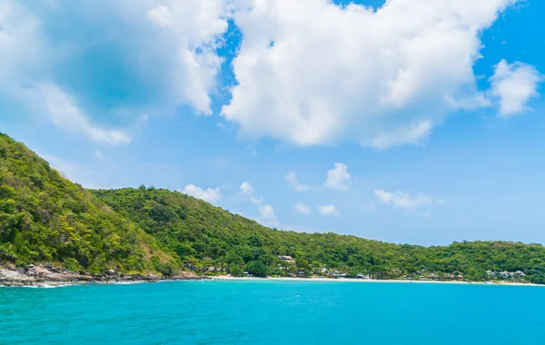 Tropisch eiland met strand — Stockfoto