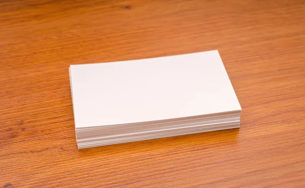 Cartões brancos vazios — Fotografia de Stock