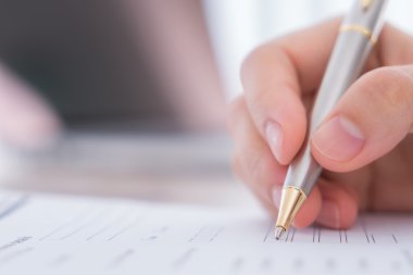 El ile uygulama için üzerinde kalem