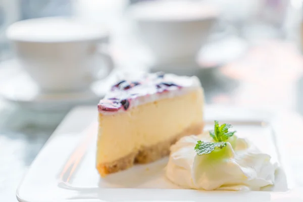 Rebanada de pastel de queso de Nueva York — Foto de Stock