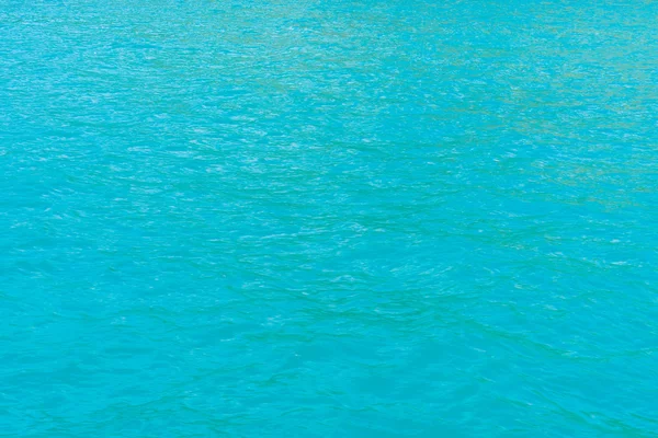 Piękne morze powierzchnia z falami — Zdjęcie stockowe
