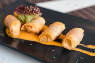 Kızartılmış jambon ve peynir