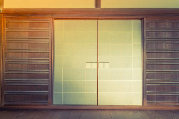 Japanse glijdende papier deur. , Gefilterde afbeelding verwerkt vintage — Stockfoto
