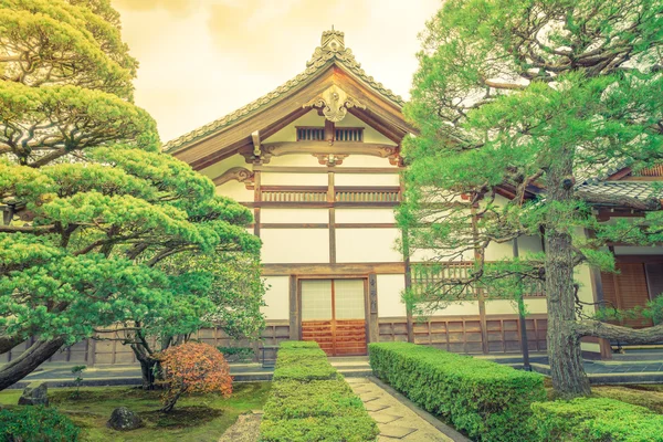 Templo de Ginkakuji - Kyoto, Japão (imagem filtrada processada vint — Fotografia de Stock