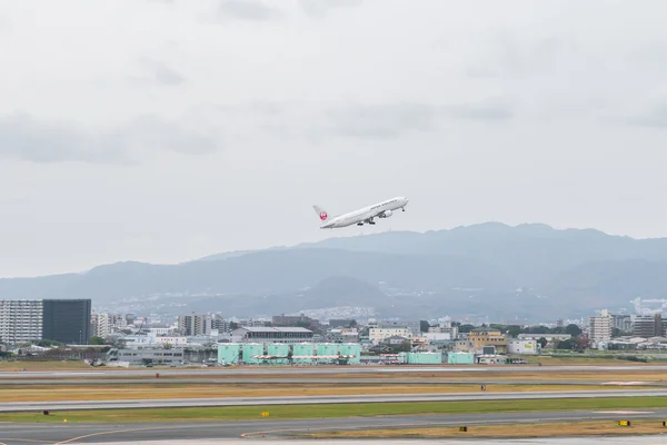 오사카, 일본-2015 년 12 월 6 일: 간사이 국제 공항 w — 스톡 사진