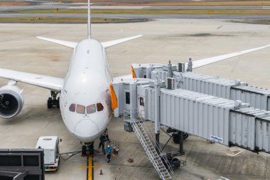 Osaka, Japonya - 6 Aralık 2015: Kansai Uluslararası Havaalanı w