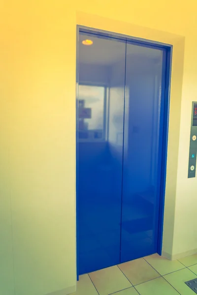 Elevator with closed door .  ( Filtered image processed vintage — Stock Photo, Image