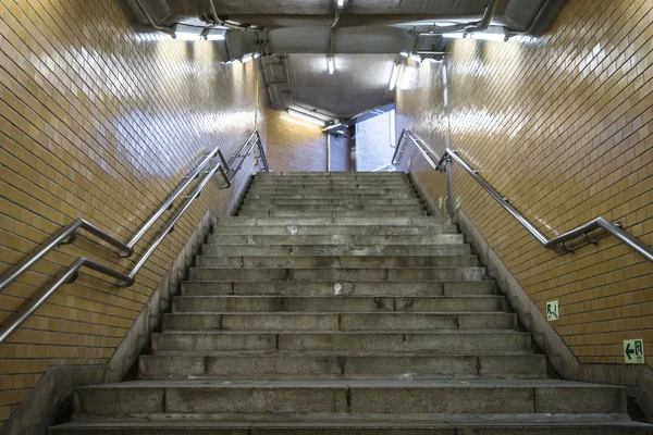 Лестница в метро  . — стоковое фото