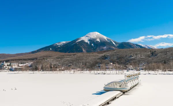 Lac gelé en hiver — Photo