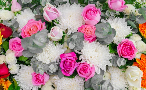 Schöne Blumen für Valentinstage und Hochzeitsszene — Stockfoto