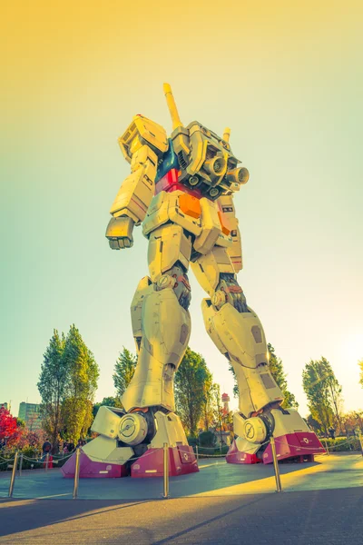 Volledige grootte Gundam optredens buiten Divercity Tokyo Plaza, Oda — Stockfoto