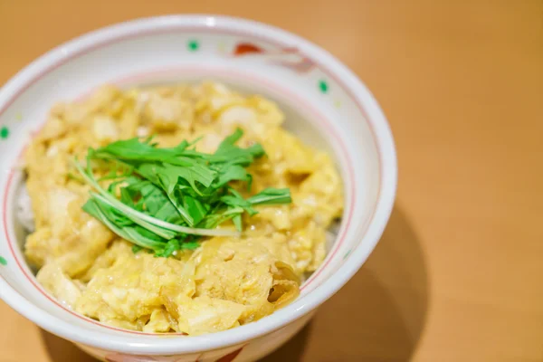 Plato tradicional japonés Carne de res teriyaki con arroz — Foto de Stock