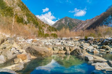 Açık onsen, Japonya, yüksek çözünürlüklü görüntüleri