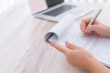 El ile uygulama için üzerinde kalem