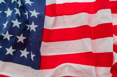 Beyaz arkaplanda Amerikan bayrağı .