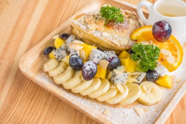 Gözleme ve meyve dondurma tablo ile .