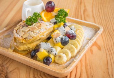 Gözleme ve meyve dondurma tablo ile .