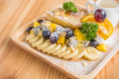 Gözleme ve meyve dondurma tablo ile .