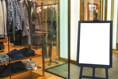 Sokak ve alışveriş alışveriş merkezinde boş işareti .