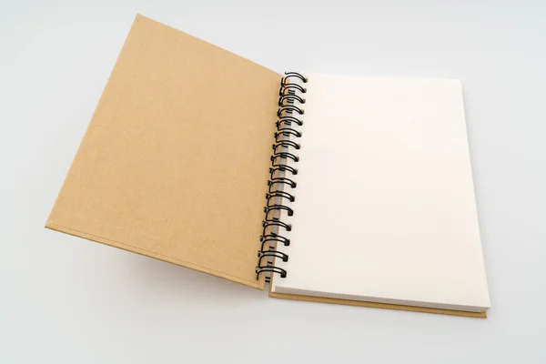 Libro de notas en blanco maqueta sobre fondo blanco  . — Foto de Stock